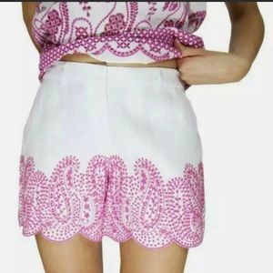 Michael Kors shorts Size 6 Scalloped Pink and White linen shorts
